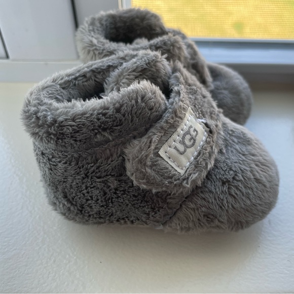 Ugg Bixbee Baby Bootie in Charcoal 0/1 (0-6 Months) in charcoal - Picture 8 of 11